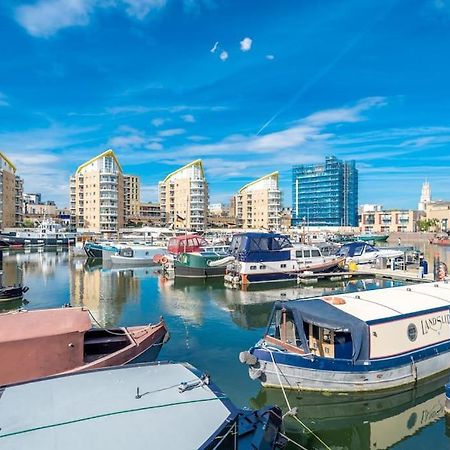 Luxurious Houseboat Near Canary Wharf In ロンドン エクステリア 写真